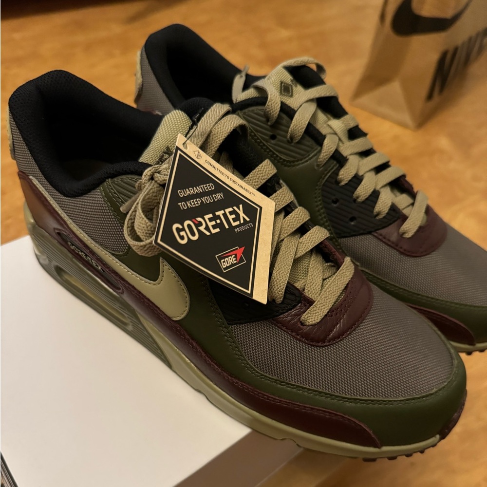 Air Max 90 GORE-TEX 'Medium Olive'
size 10 men’s NWOT